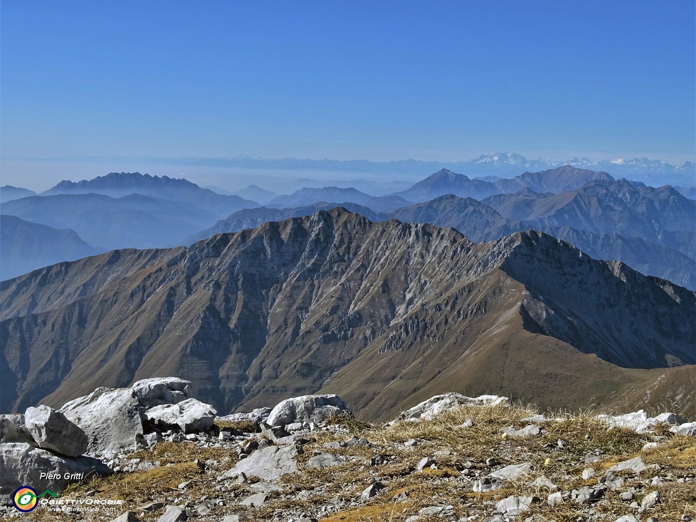 53 Vista  verso  Menna, Grigne, Rosa e Cervino.JPG -                                